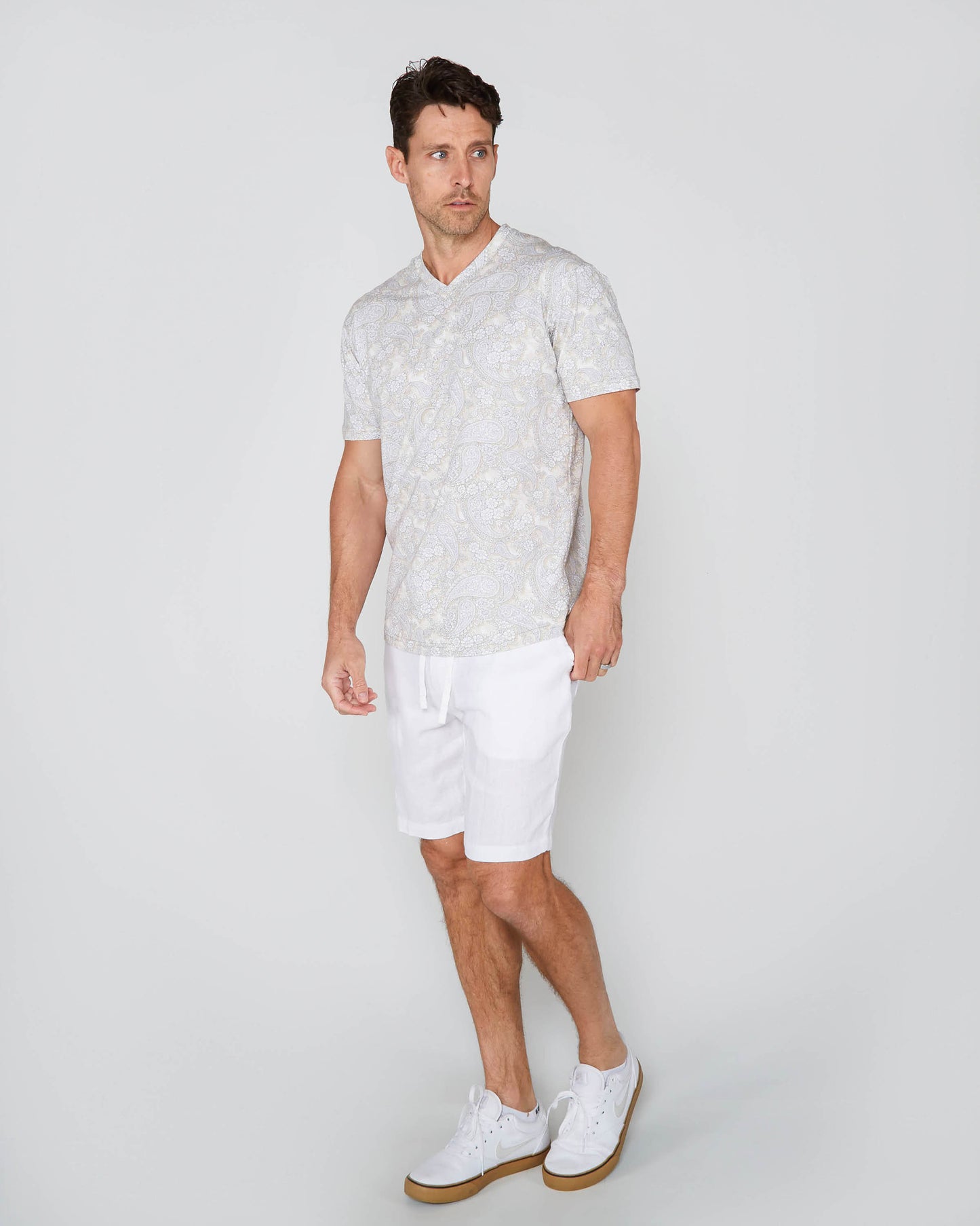 MAZE PAISLEY ROMANCE V-NECK TEE - IVORY