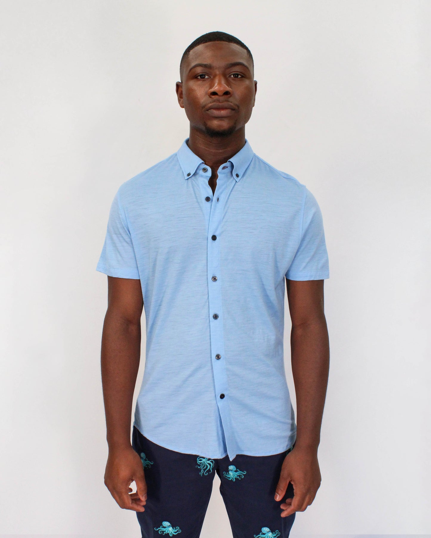 TOBIAS MERINO SHIRT IN BLAU