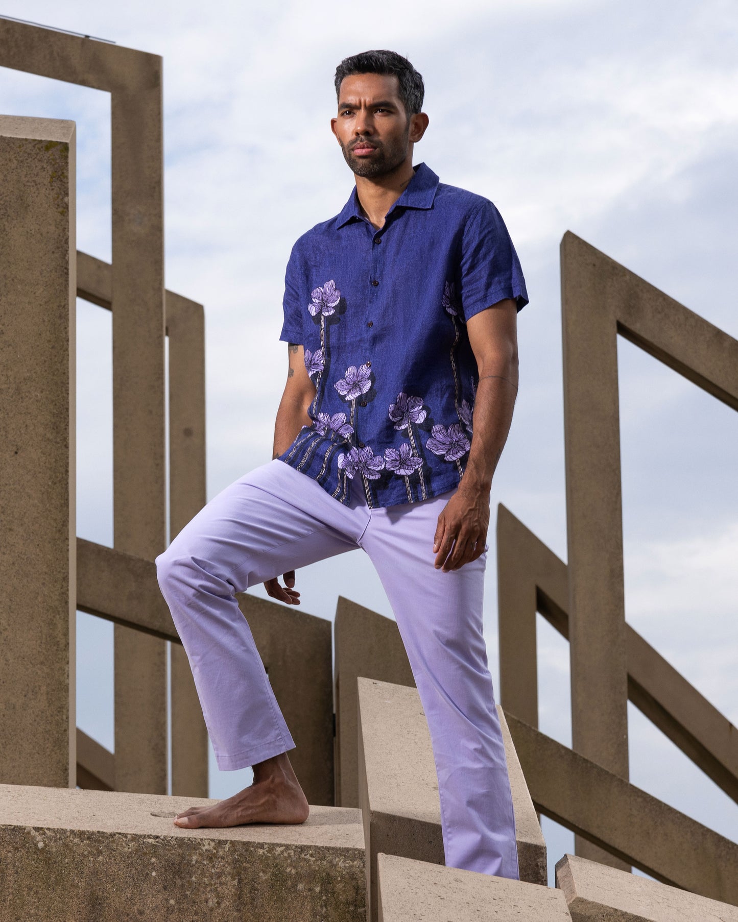 LANDON CRAFTY LEINENHEMD MIT BLUMENMUSTER – MARINEBLAU