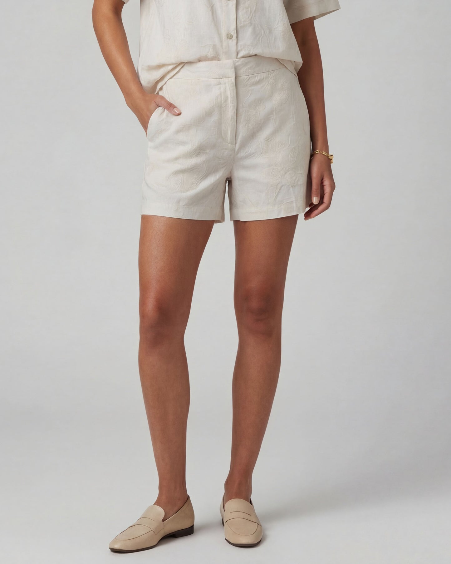 FREDA PAISLEY EXPLOSION IVORY WOMENS TAILORED SHORT