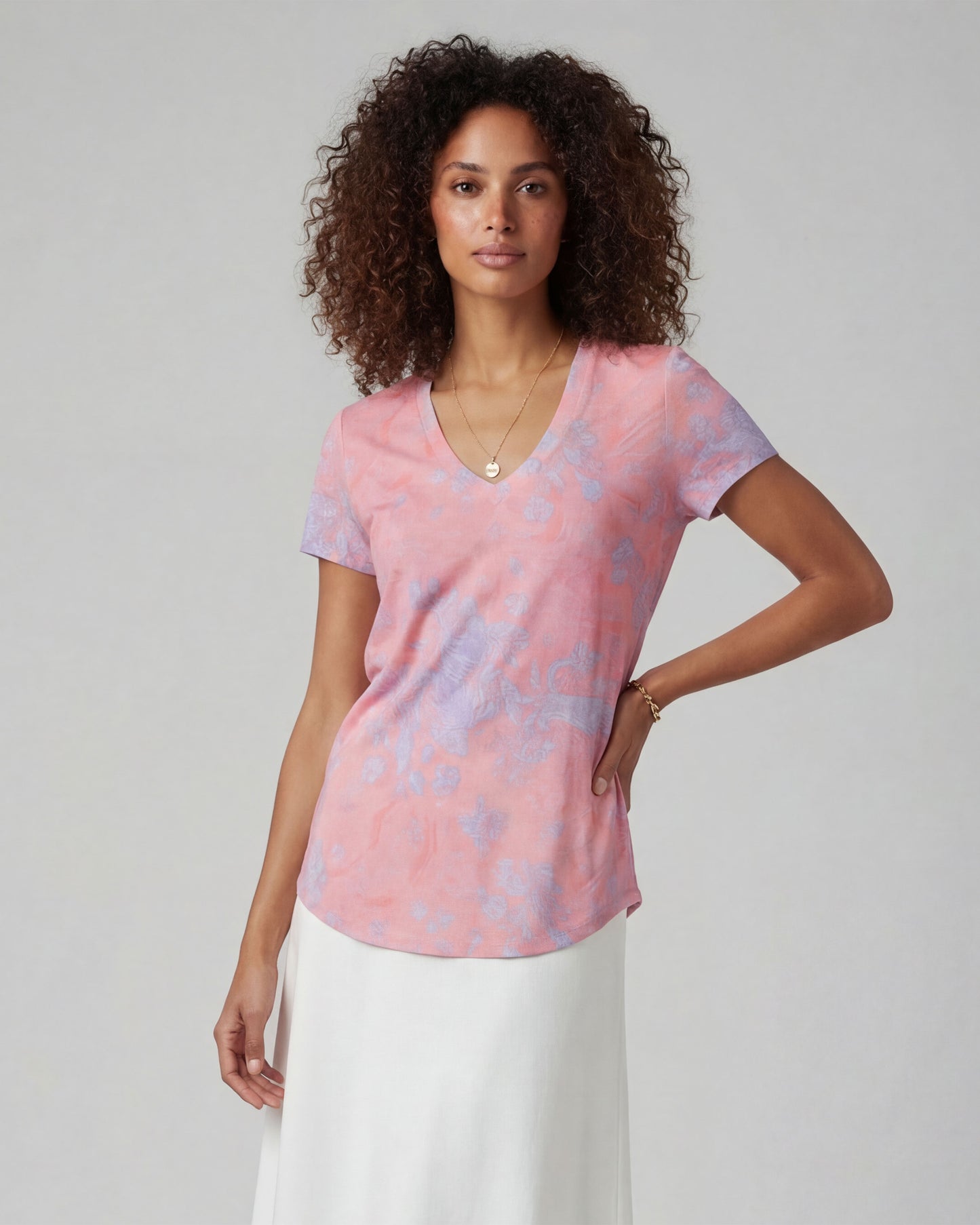 VICTORIA PAISLEY EXPLOSION CORAL WOMENS V-NECK PRINTED TOP