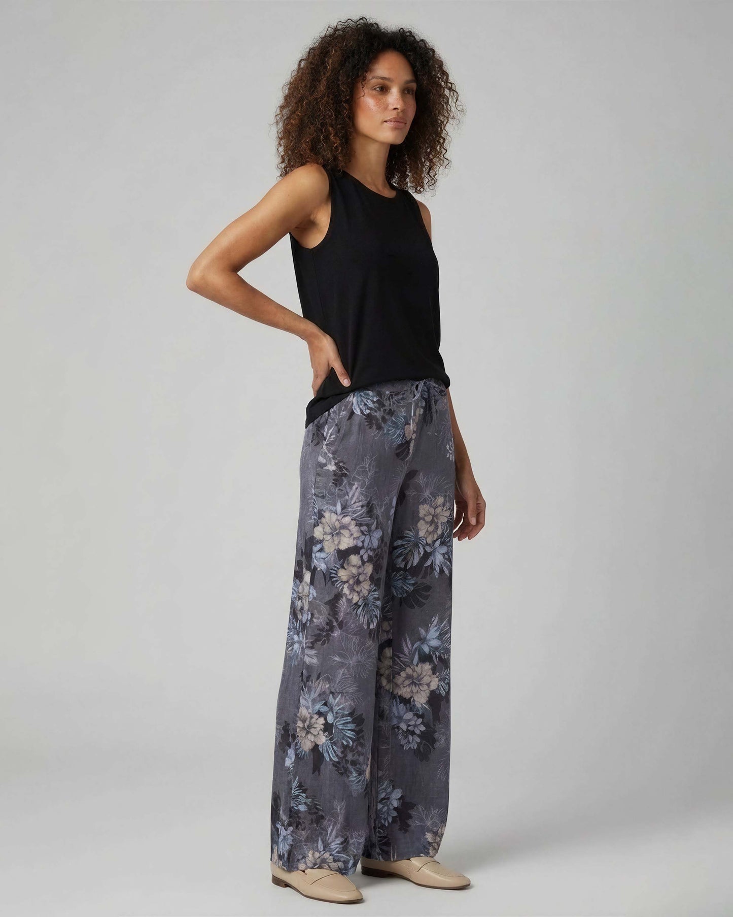 LILLIAN EXOTIC FLORAL BLACK WOMENS WIDE-LEG PANT