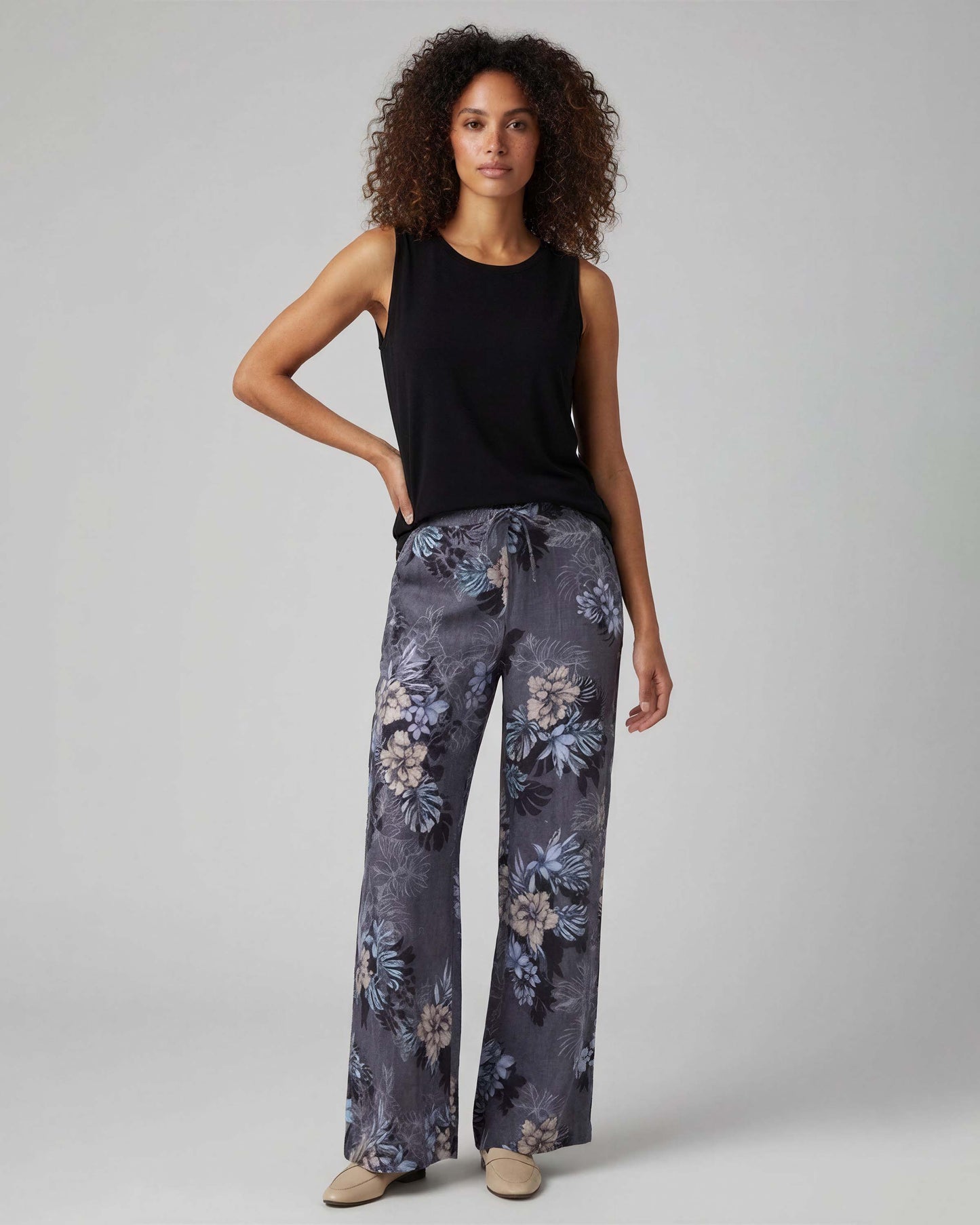LILLIAN EXOTIC FLORAL BLACK WOMENS WIDE-LEG PANT
