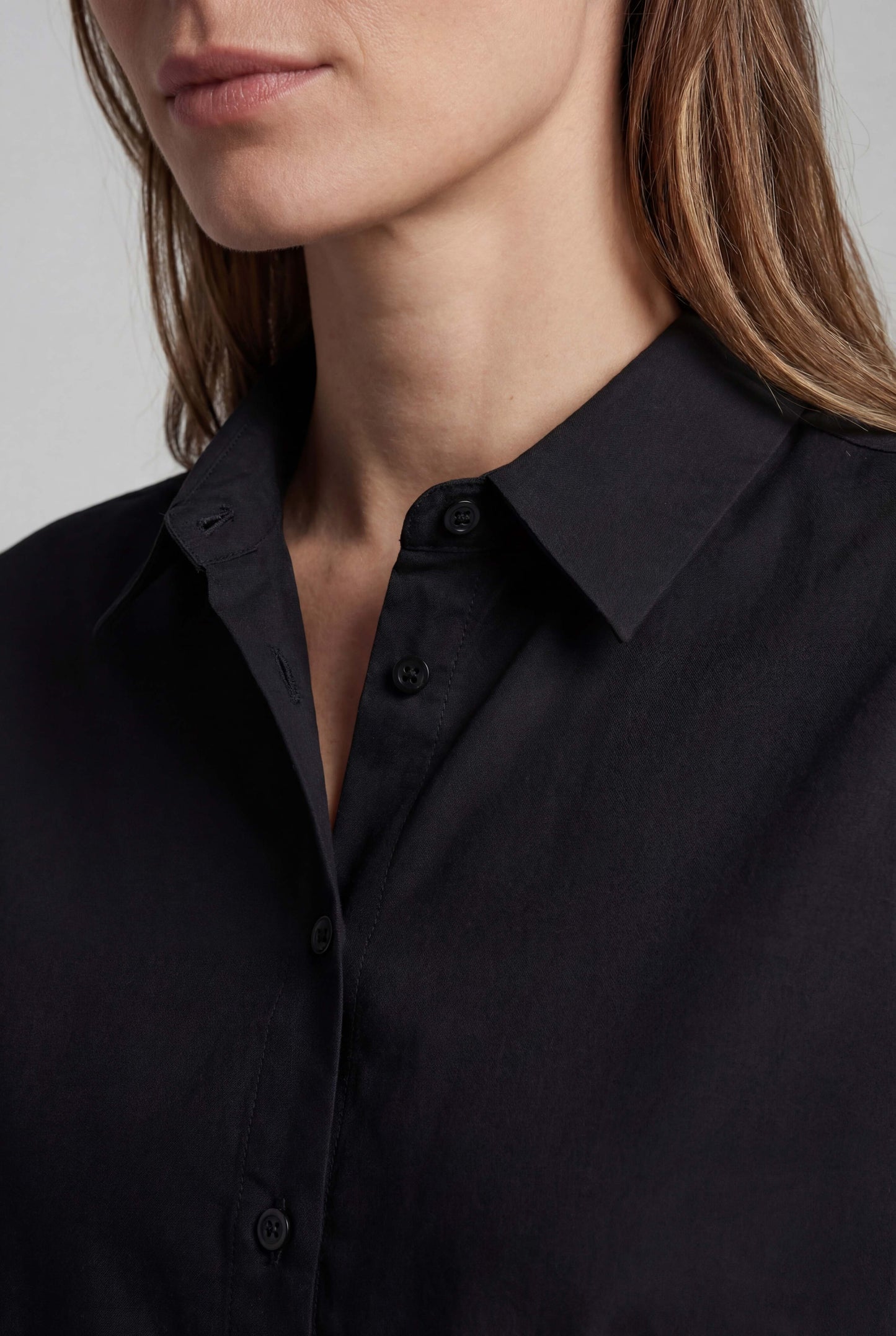 LARA BLACK WOMENS LINEN SHIRT