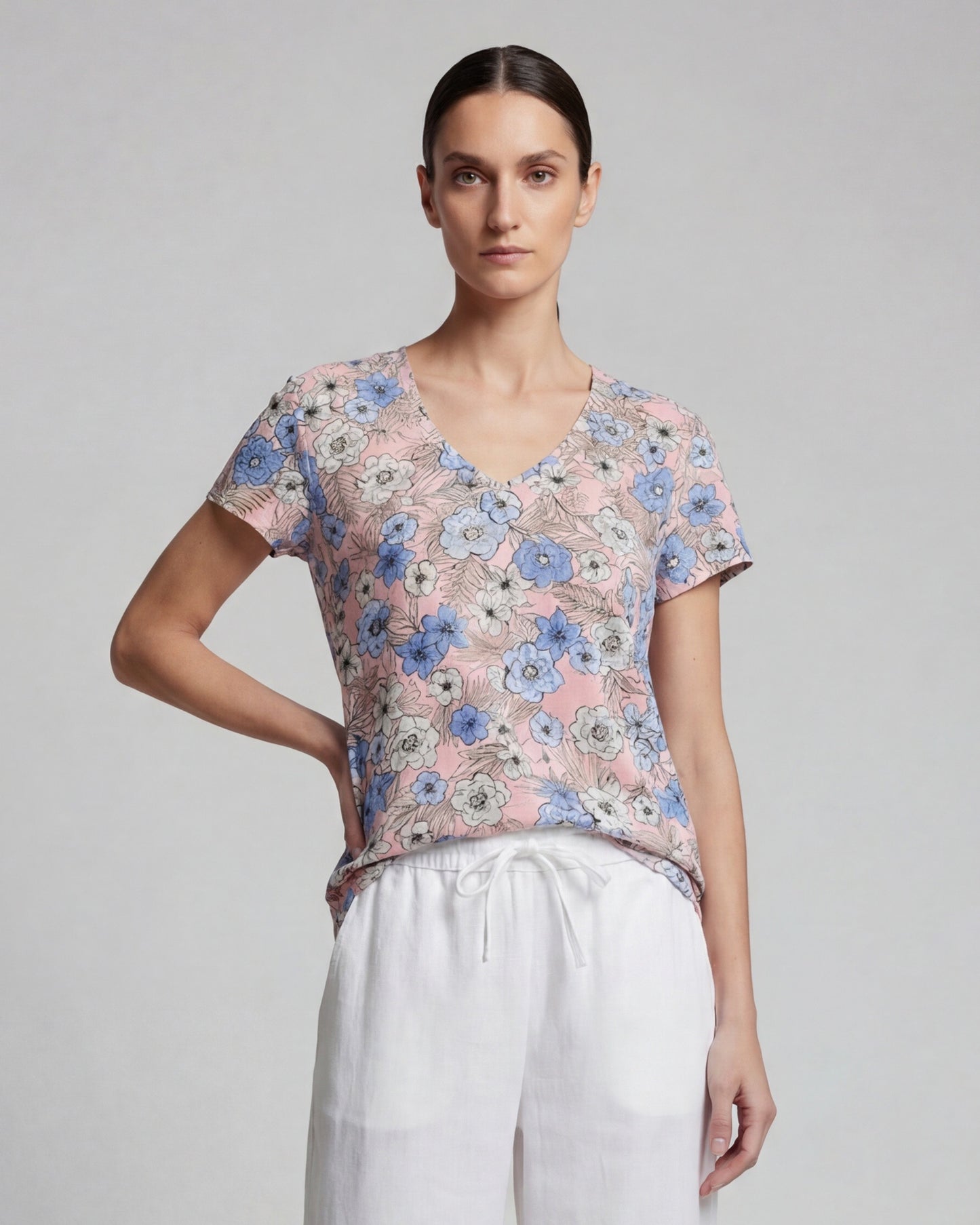 VICTORIA TROPICAL MIX CORAL WOMENS V-NECK PRINTED TOP