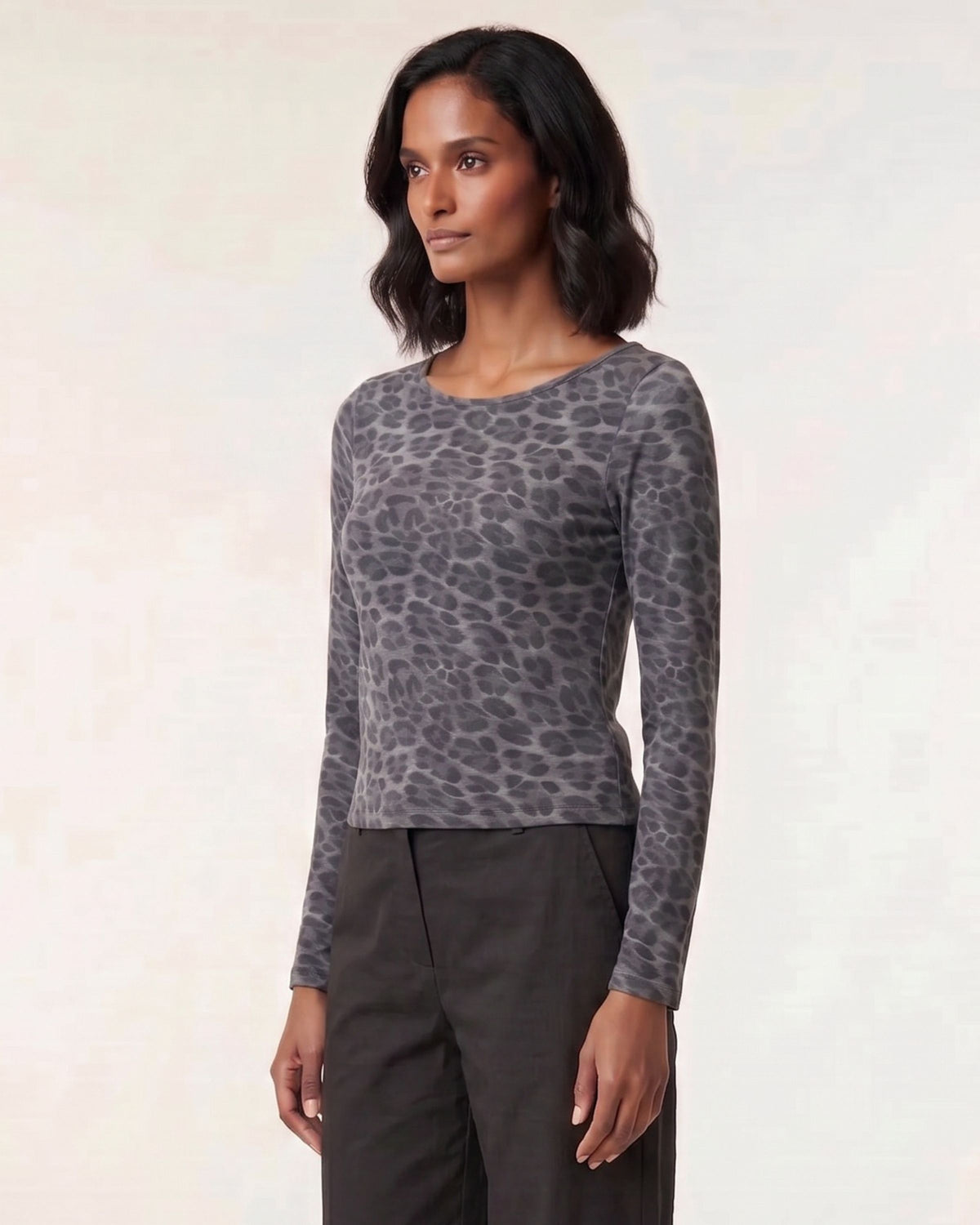 CARLY LEOPARD SMOKE WOMEN'S MERINO LONG-SLEEVE CREW-NECK TOP